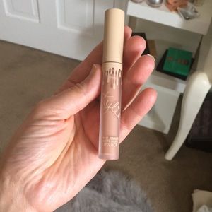 Kylie Matte Liquid Lipstick-NAKED
